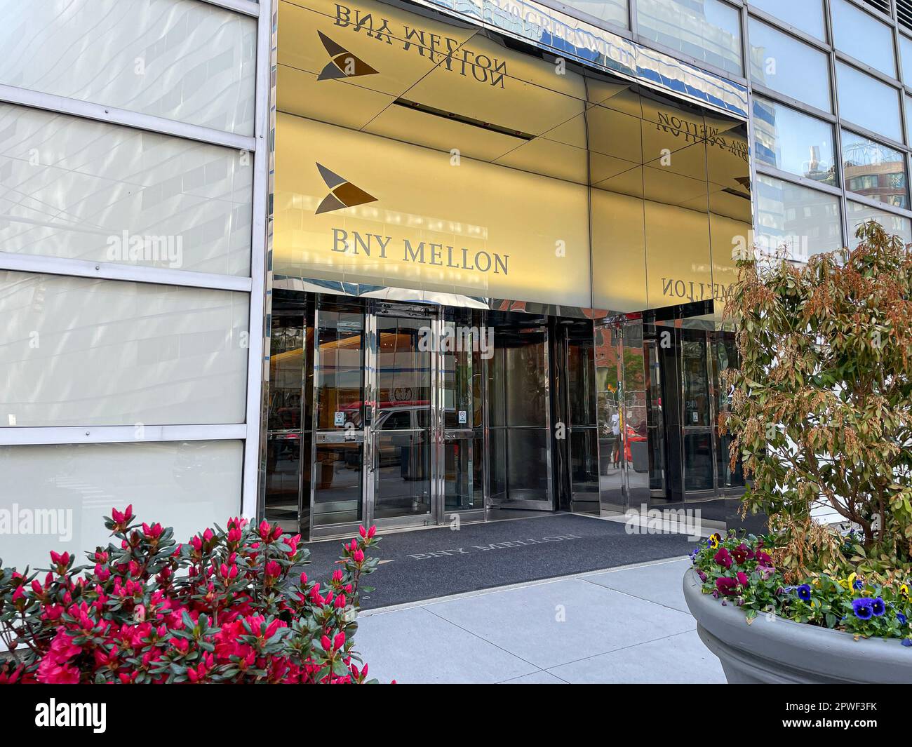 Mellon bank pittsburgh hi-res stock photography and images - Alamy