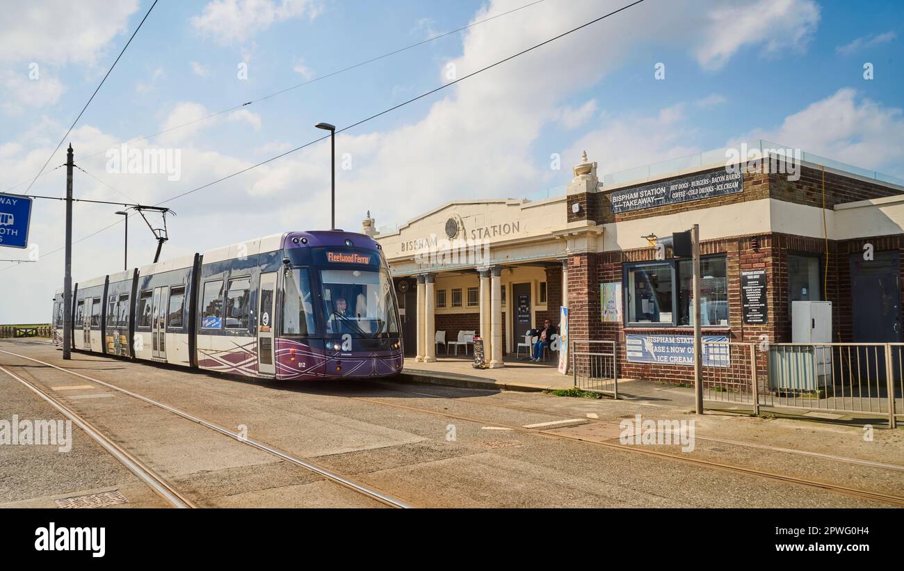 Fleetwood bound Blackpool tram pulls into Bispham station Stock Photo