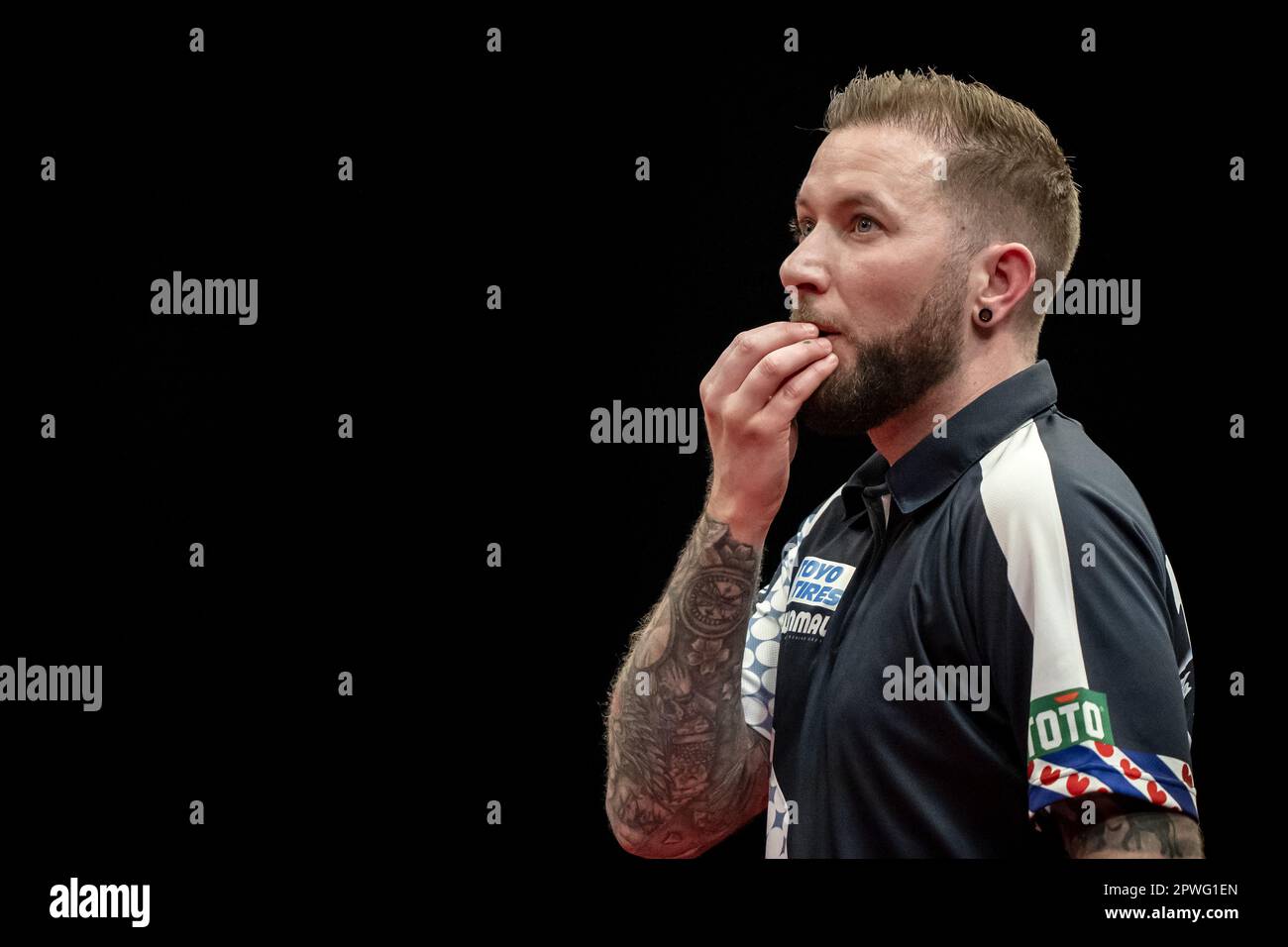 Danny noppert darts hires stock photography and images Alamy