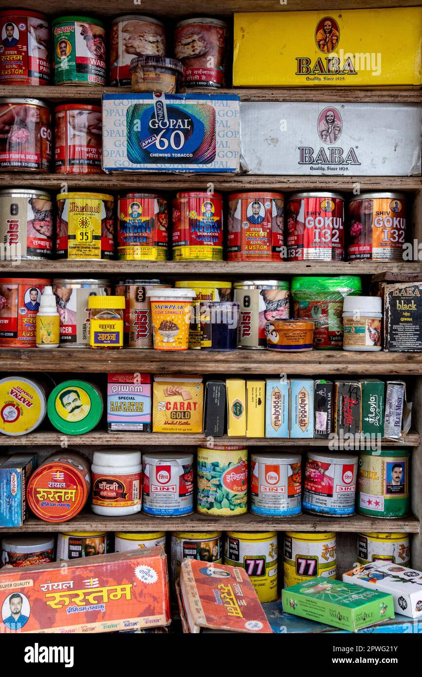 tobacco india Tobacco shop india hi-res stock photography and images