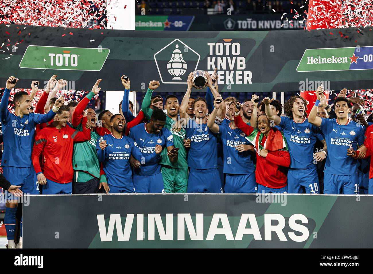 Ram Psv ROTTERDAM - PSV Eindhoven goalkeeper Walter Benitez, Jordan Teze of PSV ...