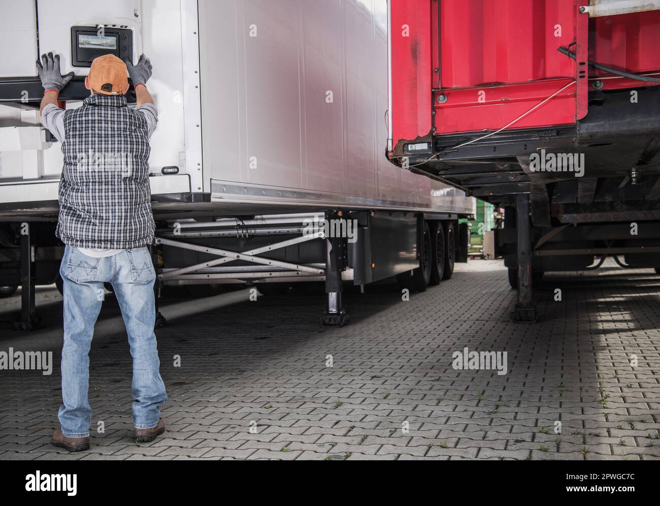 Refrigerated Semitrailer Cargo Temperature Check and Adjustment