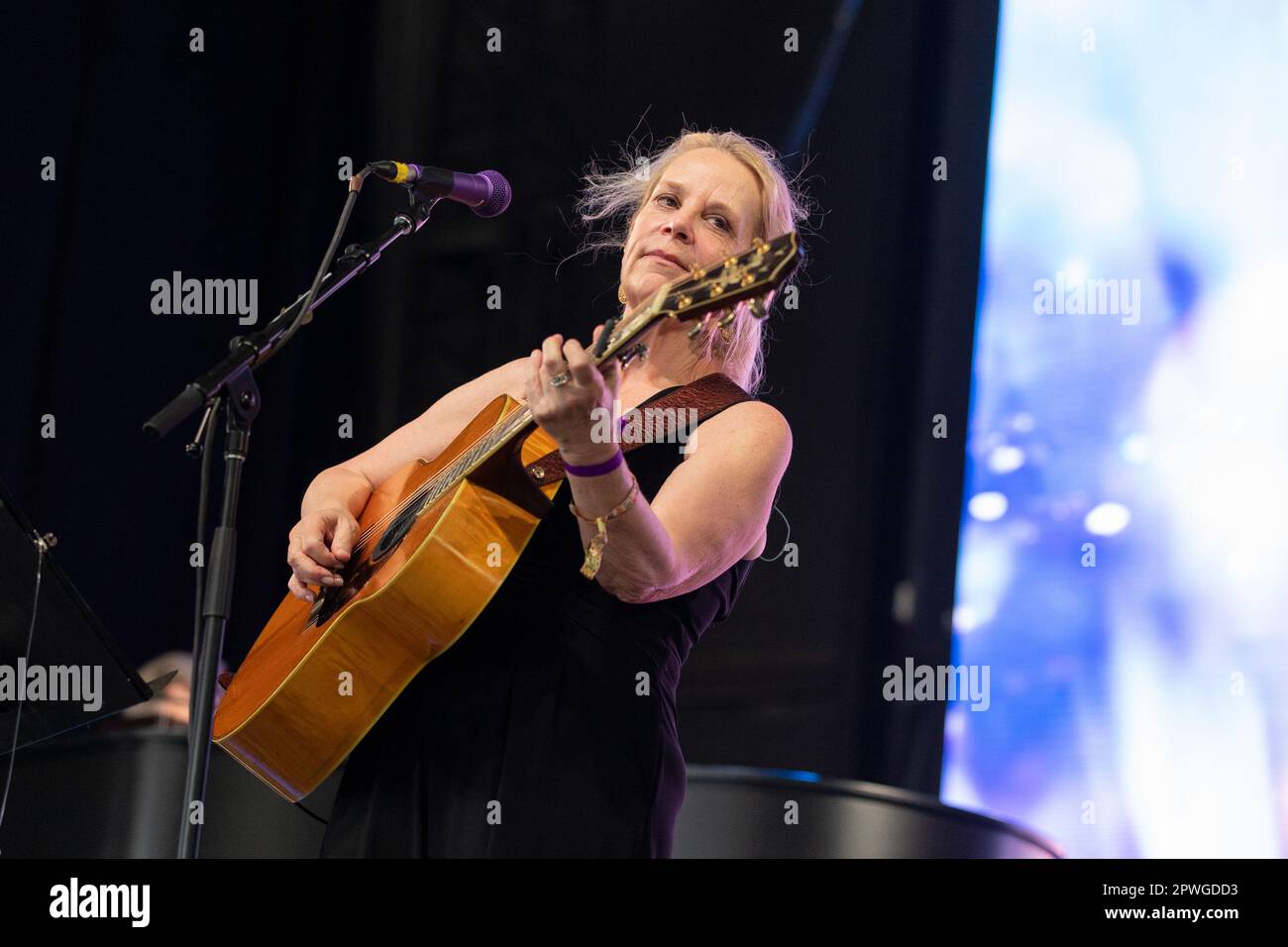 Indio, USA. 29th Apr, 2023. Mary Chapin Carpenter during the Stagecoach Music Festival at Empire Polo Club on April 29, 2023, in Indio, California (Photo by Daniel DeSlover/Sipa USA) Credit: Sipa USA/Alamy Live News Stock Photo
