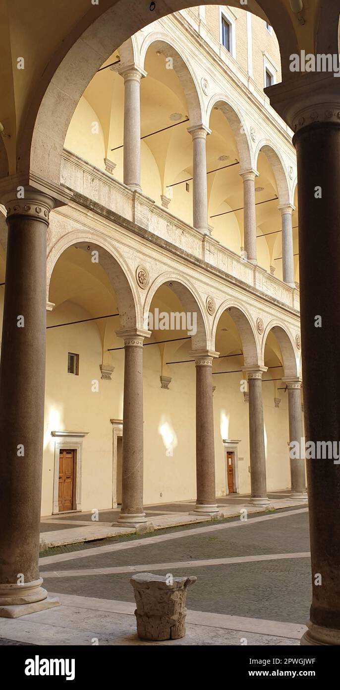 Renaissance arcades columns in hi-res stock photography and images - Alamy