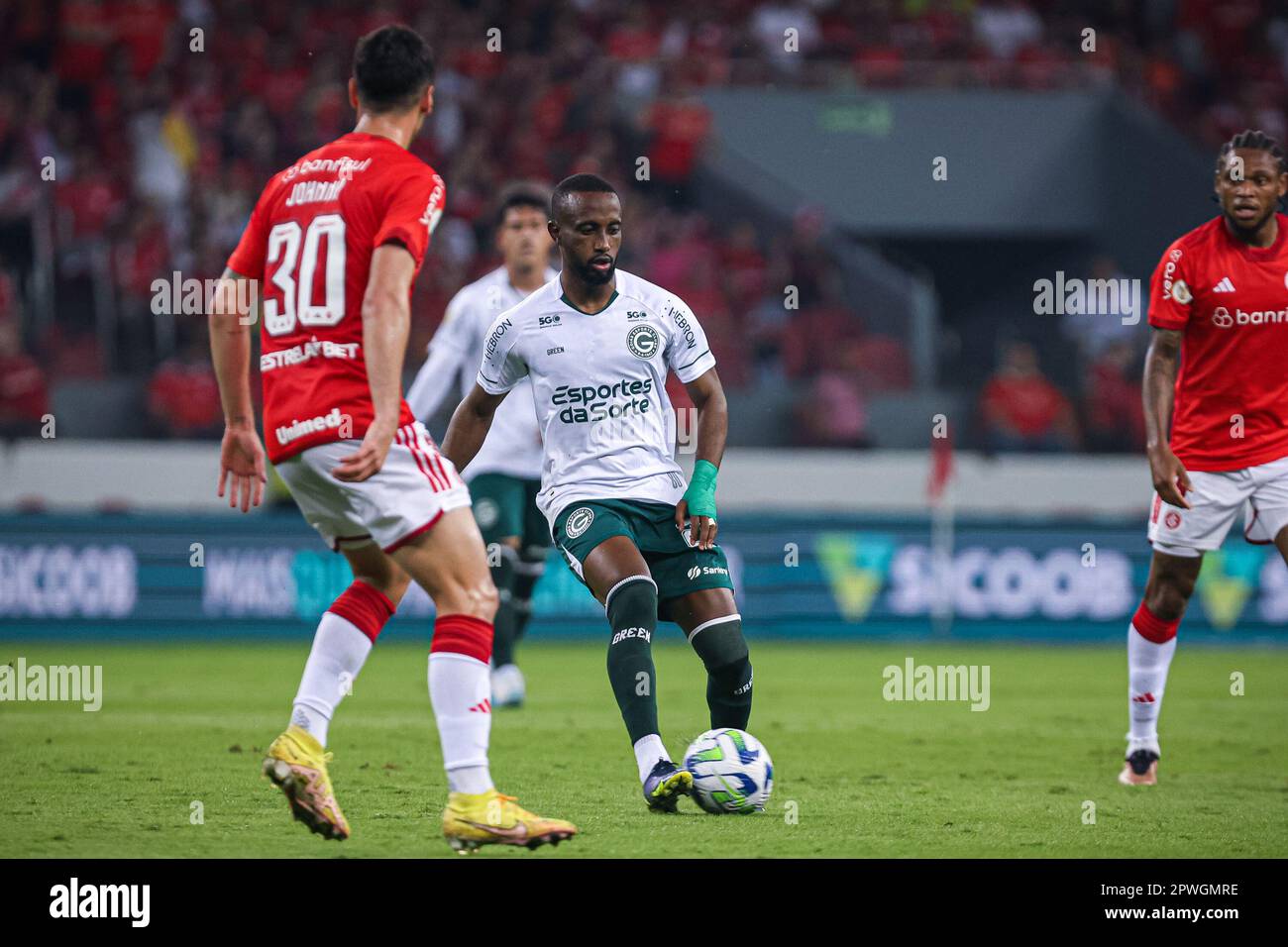 RS - PORTO ALEGRE - 04/30/2023 - BRAZILEIRO A 2023, INTERNACIONAL X GOIAS -  Dieguinho player of Goias during a match against Internacional at the  Beira-Rio stadium for the BRAZILEIRO A 2023, image size:1300x956