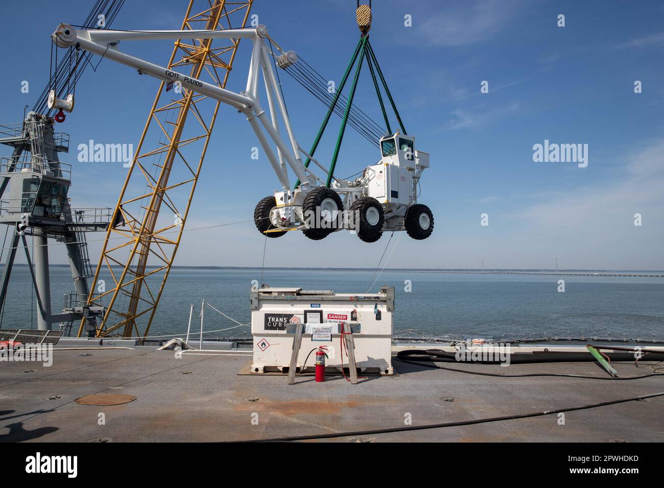 Carrier aircraft crash crane hi-res stock photography and images - Alamy