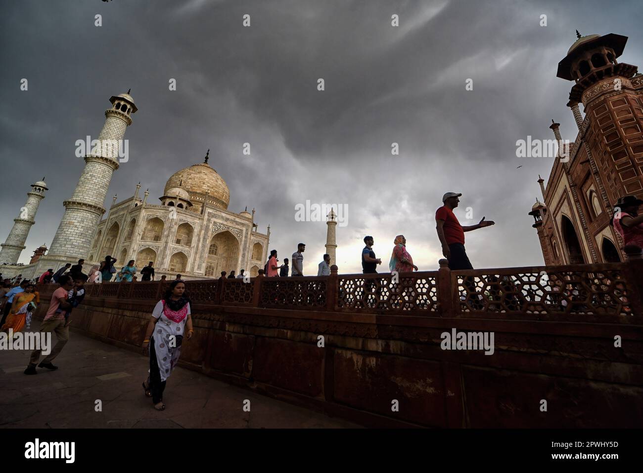 People Visit Taj Mahal Tac Mahal Which is Considered the Finest Example of  Mughal Architecture,scene from Entrance of Taj Mah Editorial Photography -  Image of visit, reflections: 206313527