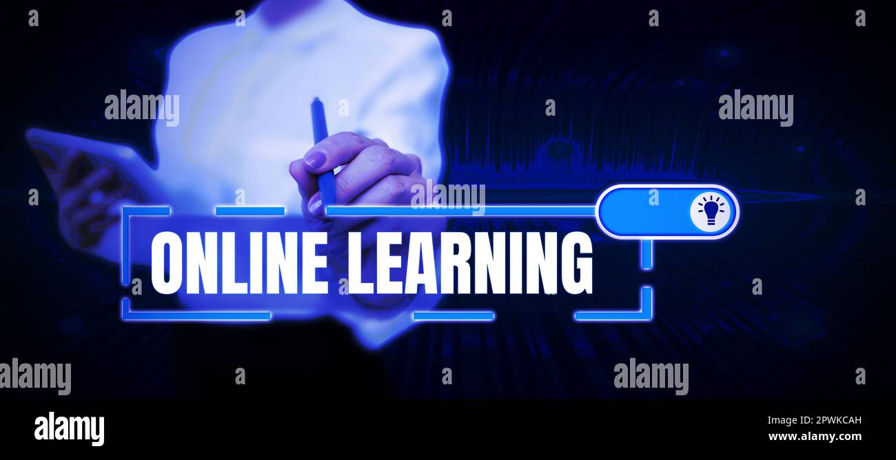Writing displaying text Online Learning, Word Written on Larning with the assistance of the Internet and a computer Stock Photo