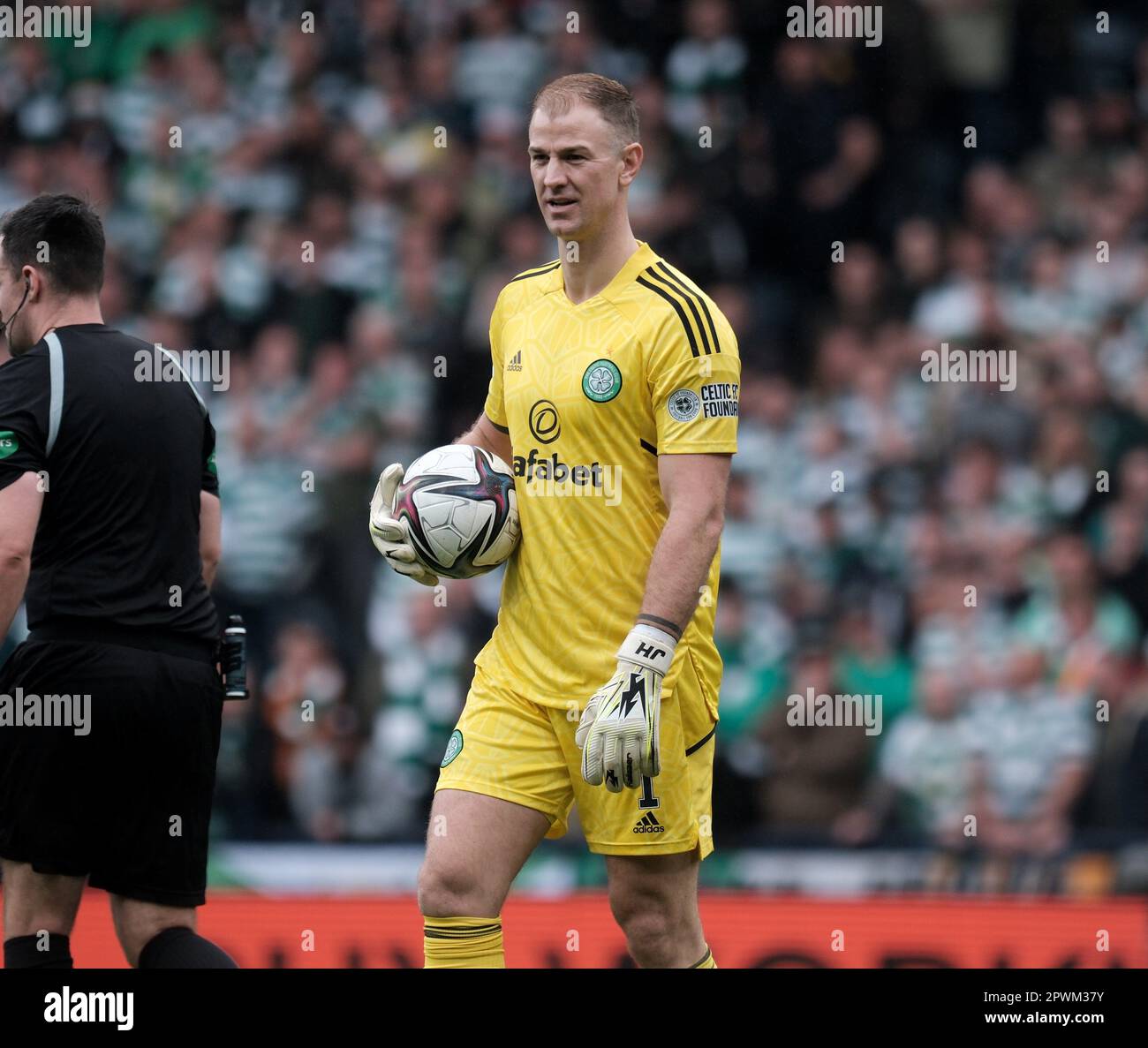 Celtic goalkeeper Joe Hart during the cinch Premiership match at the Tony  Macaroni Arena, Livingston. Picture date: Sunday September 19, 2021 Stock  Photo - Alamy