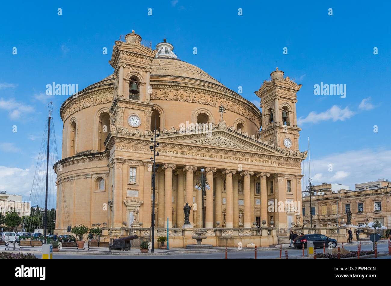 Town parish church the assumption day hi-res stock photography and ...