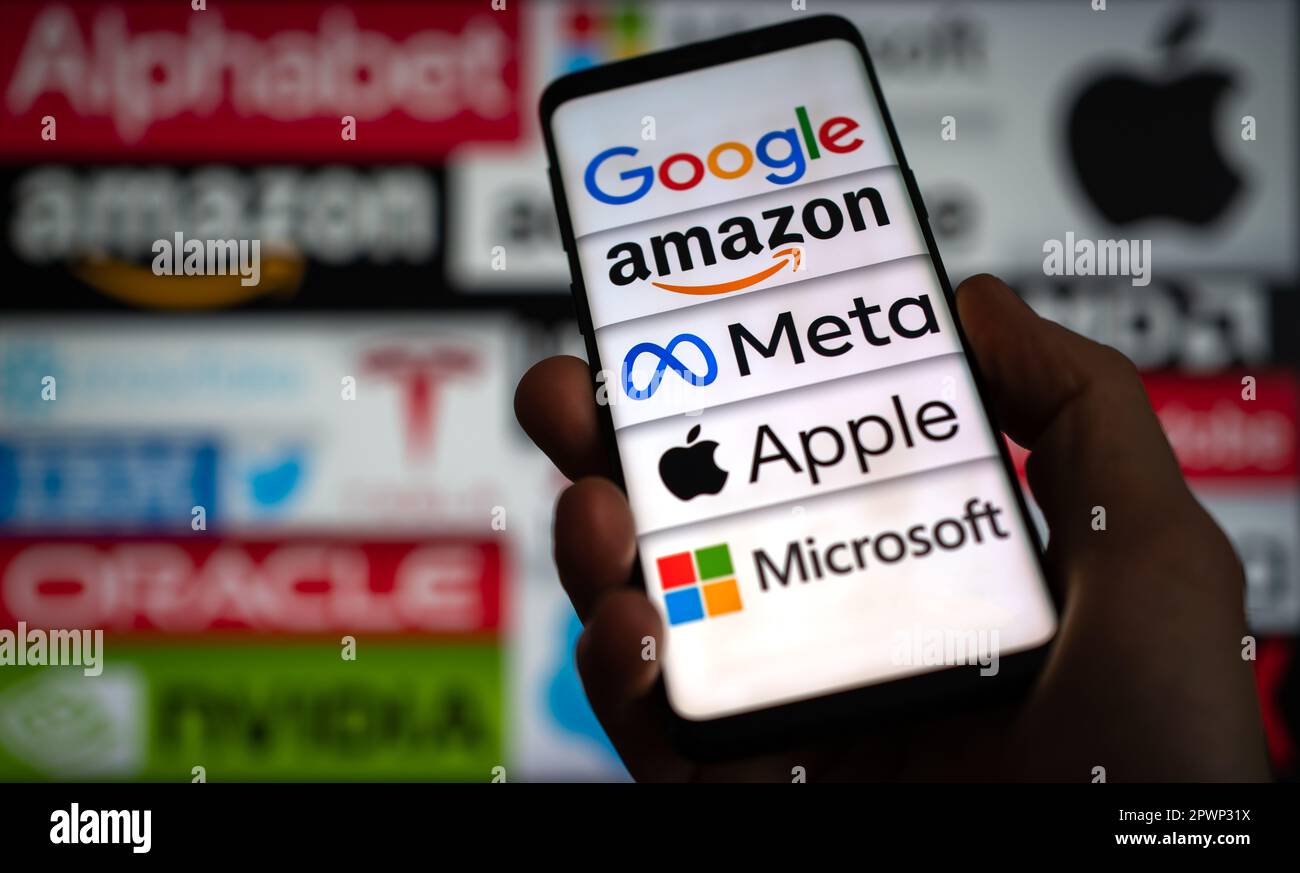Tech Giants - Google Amazon Mta Apple Microsoft displayed on smartphone Stock Photo
