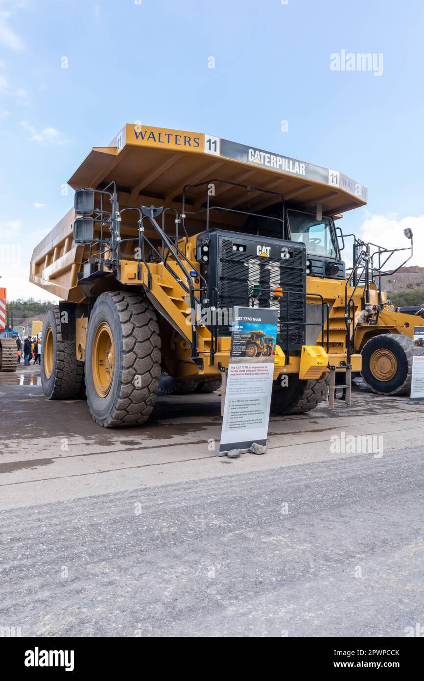 100 tonne truck hi-res stock photography and images - Alamy