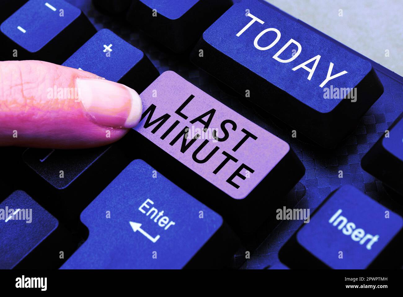 Writing displaying text Last Minute, Concept done or occurring