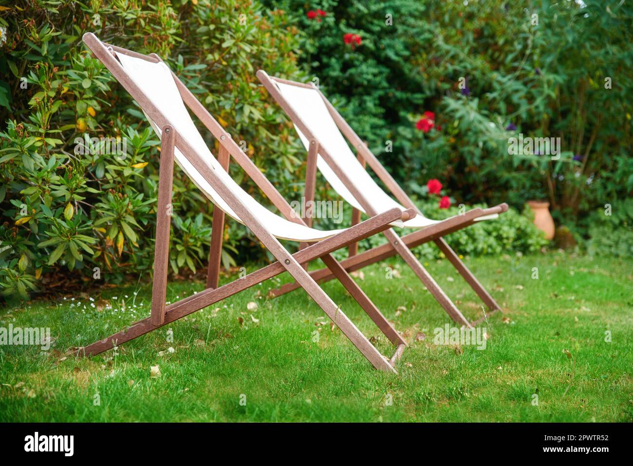 Relaxing lawn chairs new arrivals
