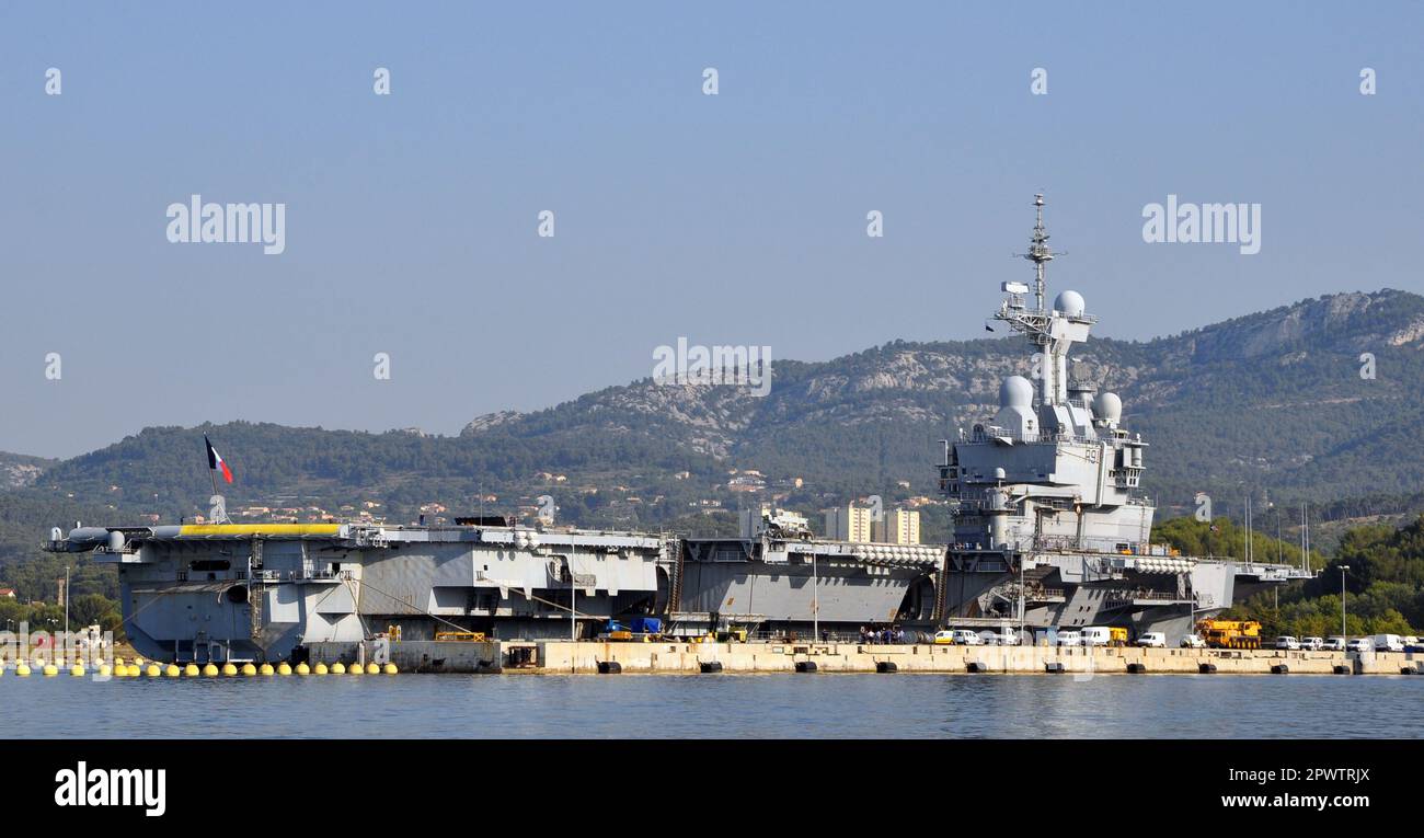 Nuclear-powered aircraft carrier Charles de Gaulle of the french navy ...