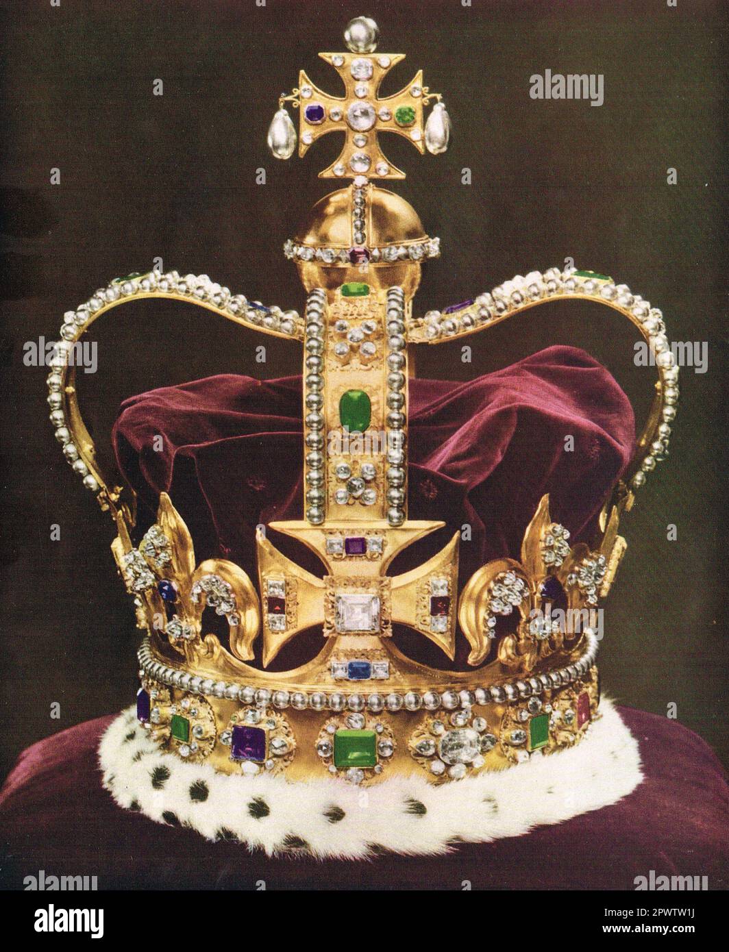 Coronation regalia. St Edward's Crown, centrepiece of the Crown Jewels of the United Kingdom Stock Photo