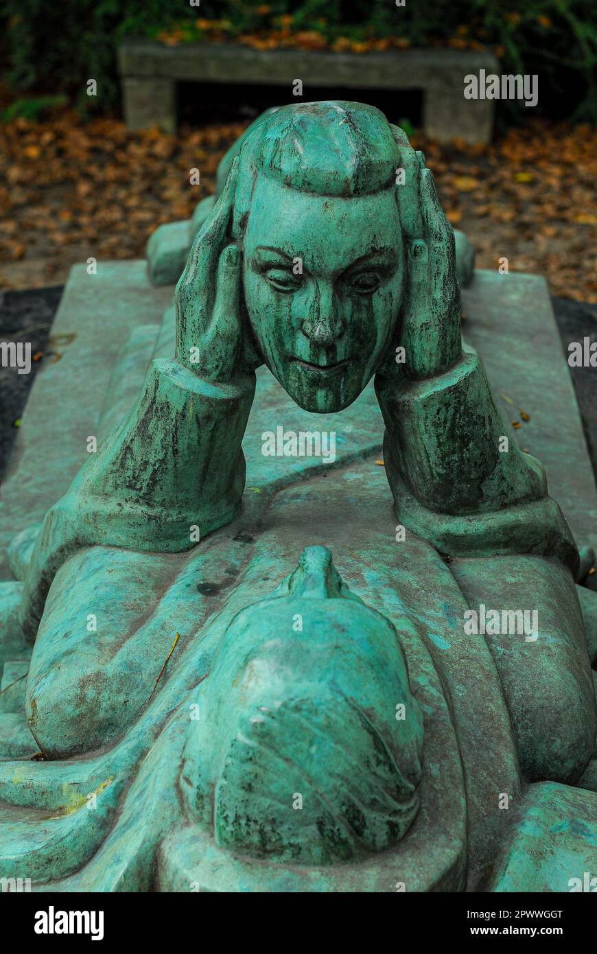 fernand-arbelot-grave-hi-res-stock-photography-and-images-alamy