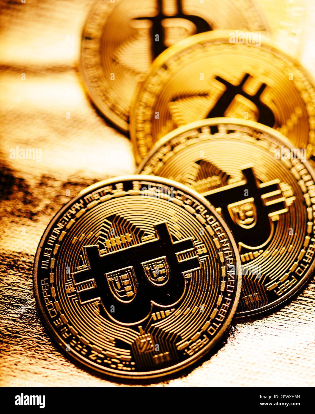 Cryptocurrency pump and dump hi-res stock photography and images - Alamy