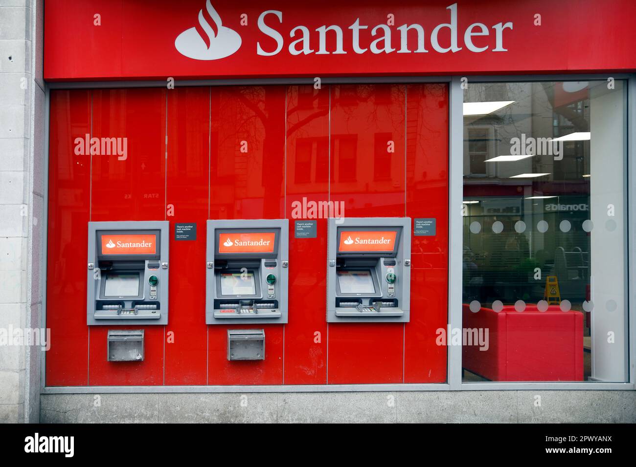 Santander bank and ATM machines 2023. cym Stock Photo Alamy