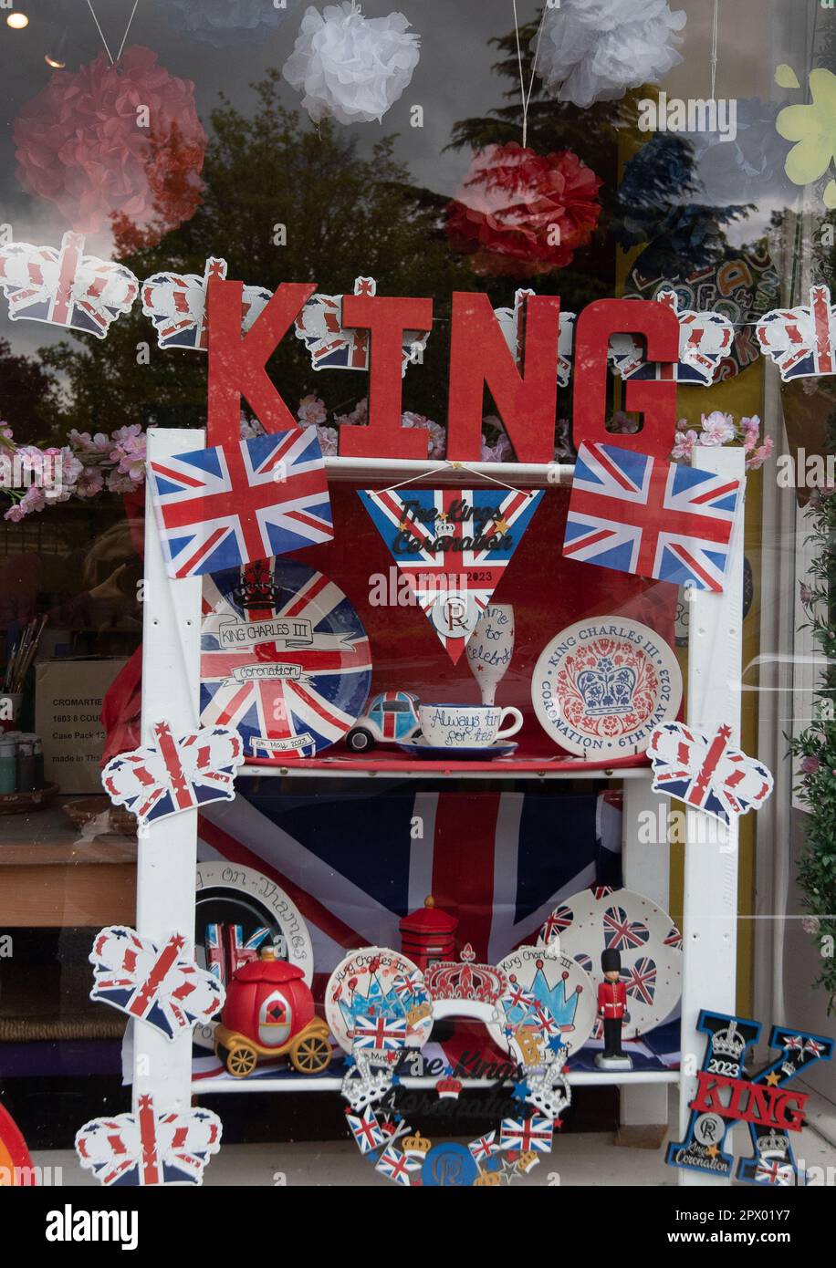 HenleyonThames, Oxfordshire, UK. 1st May, 2023. A paint your own