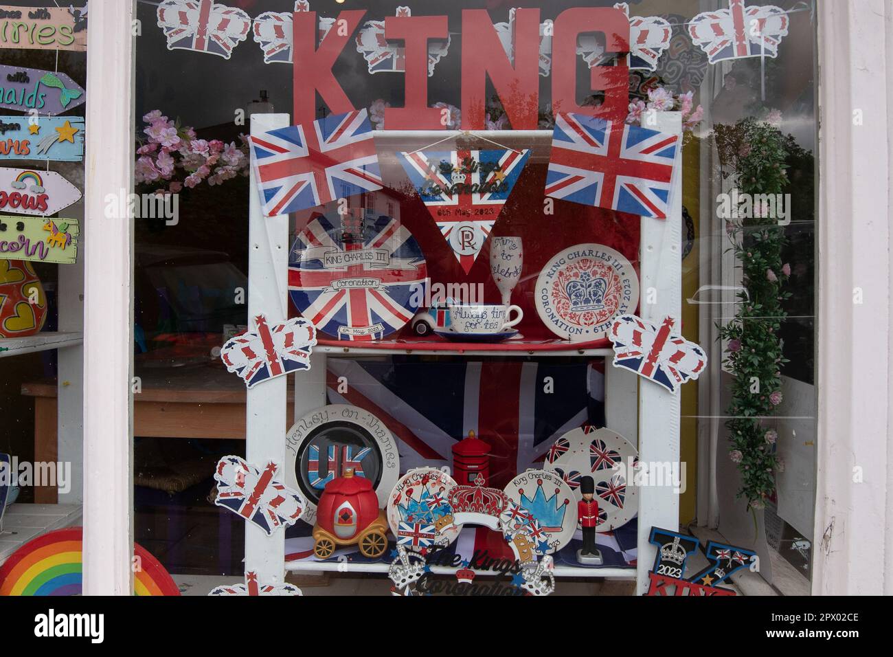 HenleyonThames, Oxfordshire, UK. 1st May, 2023. A paint your own