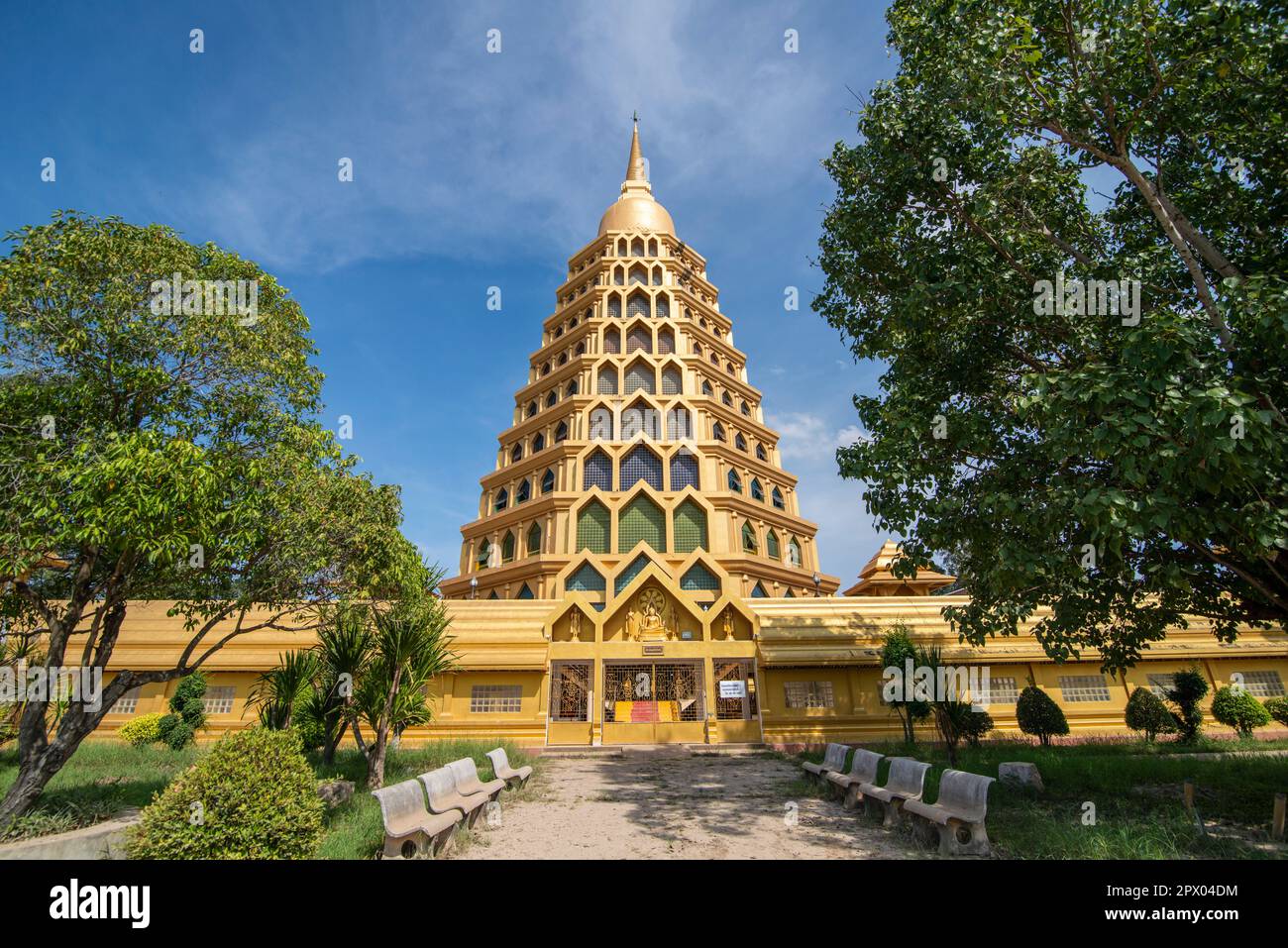the Wat Tha It Ang Thong in the City of Ang Thong in the Province of