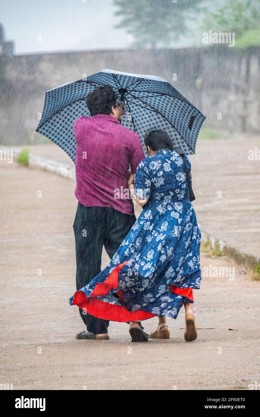 India rain umbrella hi res stock photography and images Alamy