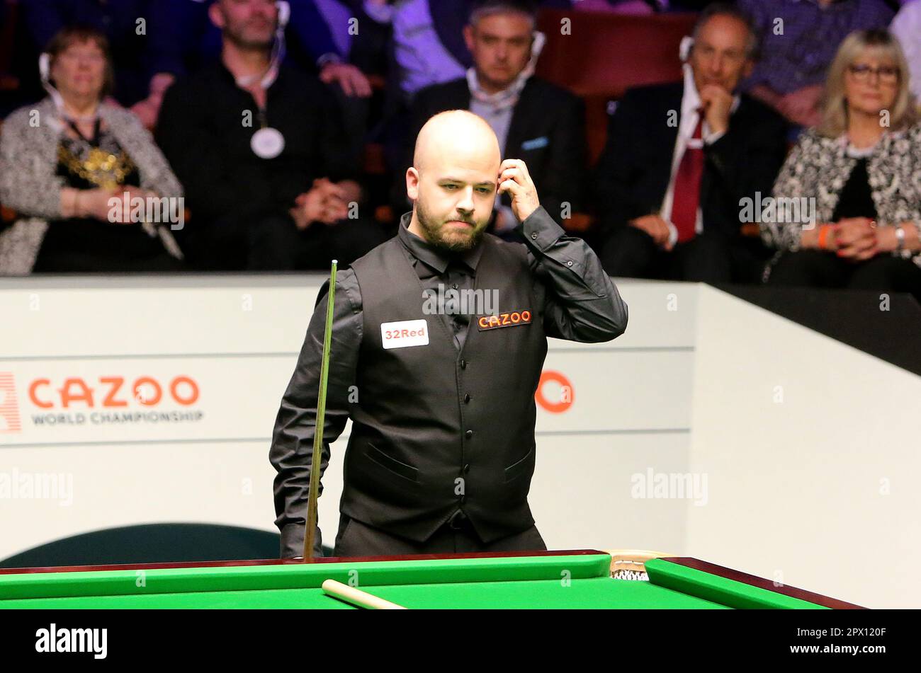 Sheffield, UK. 1st May 2023; The Crucible, Sheffield, England: 2023 Cazoo World  Snooker Championship Final; Luca Brecel in action versus Mark Selby Credit:  Action Plus Sports Images/Alamy Live News Stock Photo - Alamy