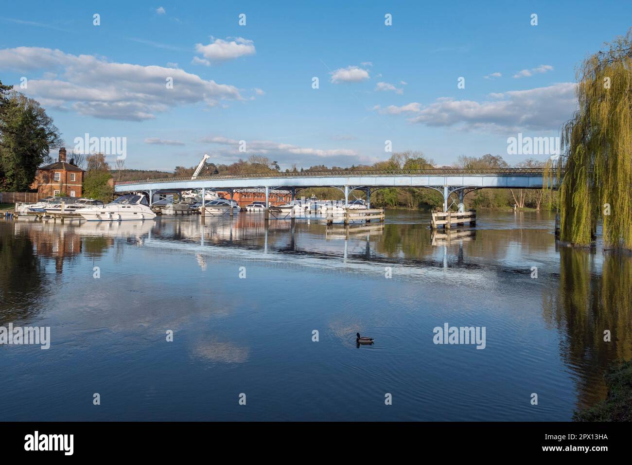 The Ferry Lane road bridge (Cookham Bridge) over the River Thames in ...