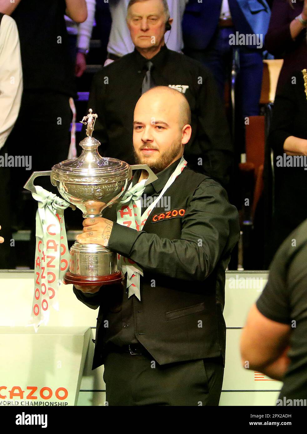 World snooker championship trophy hi-res stock photography and images - Page 2