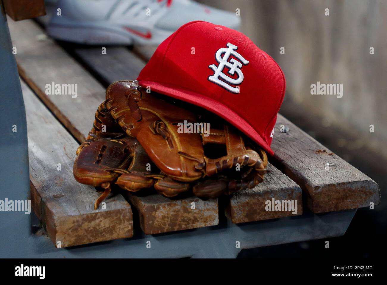 Rawlings St. Louis Cardinals Team Logo Glove - Each