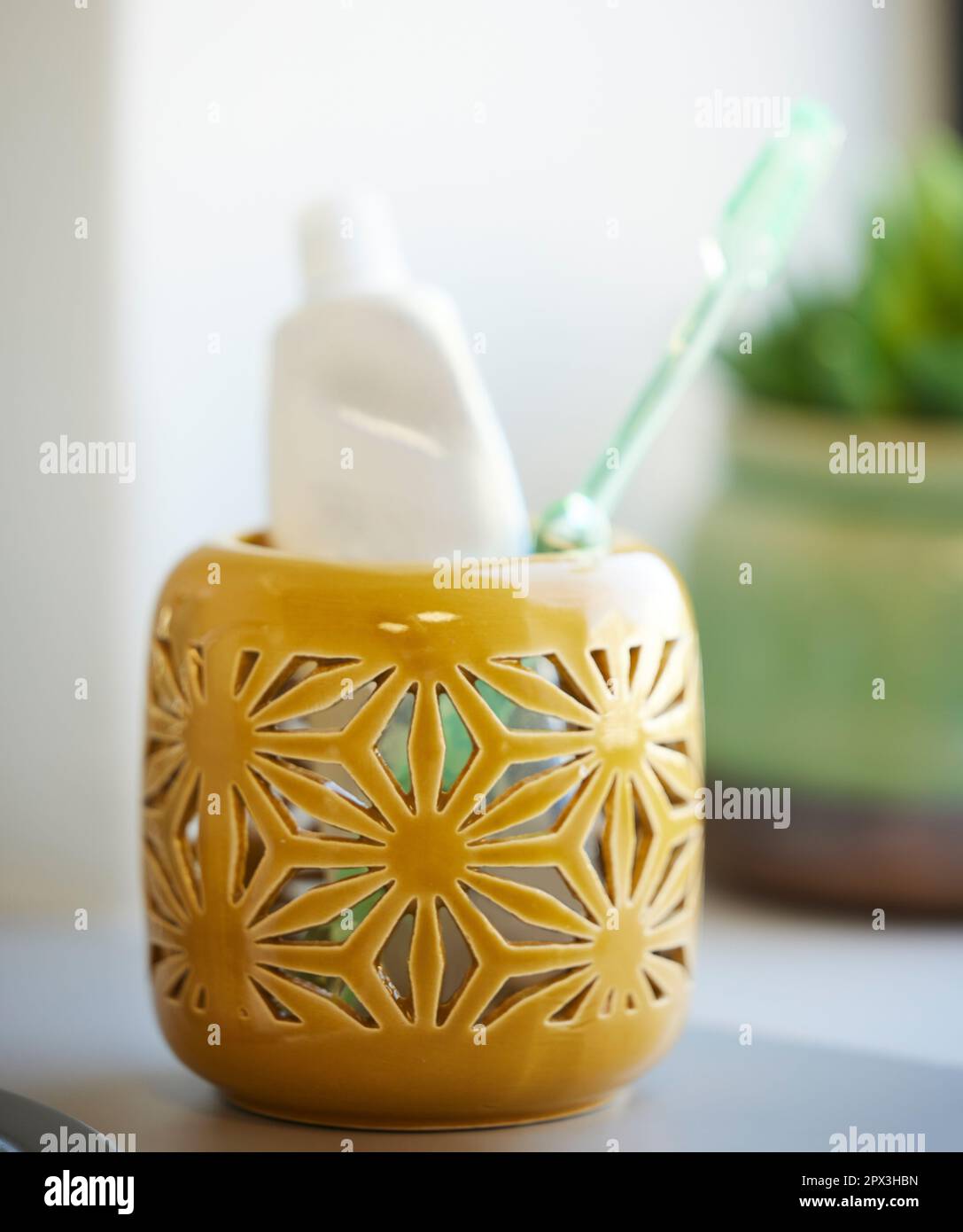 The Toothbrush Hiding in Every Oral Hygiene Folder Is No Ordinary Grab