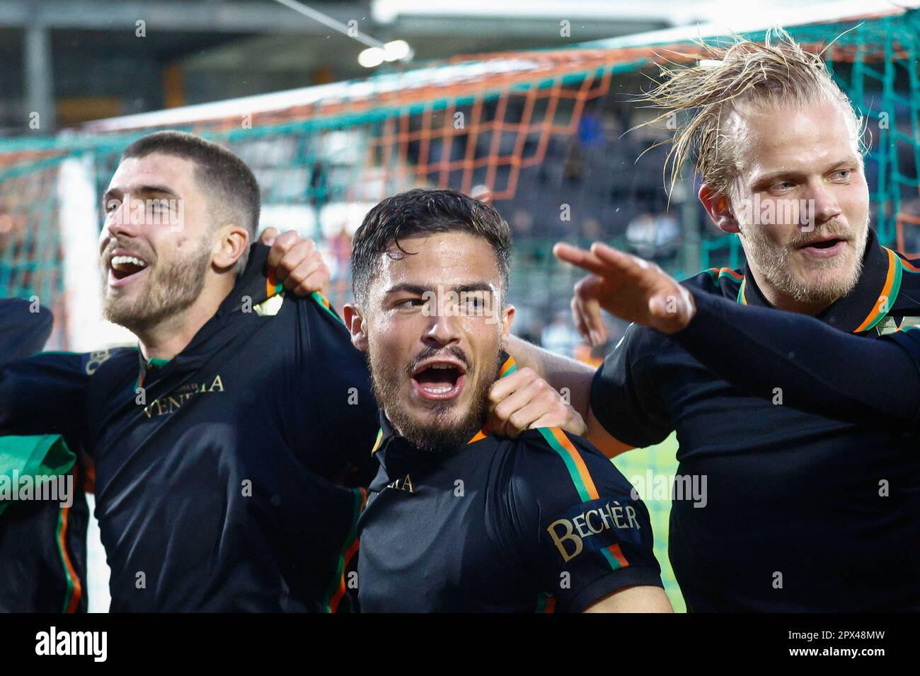 Modena celebrates the victory during the Italian soccer Serie B match Modena  FC vs Cagliari Calcio on February 03, 2023 at the Alberto Braglia stadium  in Modena, Italy (Photo by Luca Diliberto/LiveMedia