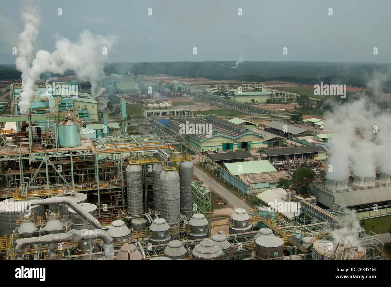 Pulp and paper mill, Riau, near Pekanbaru, Sumatra, Indonesia Stock