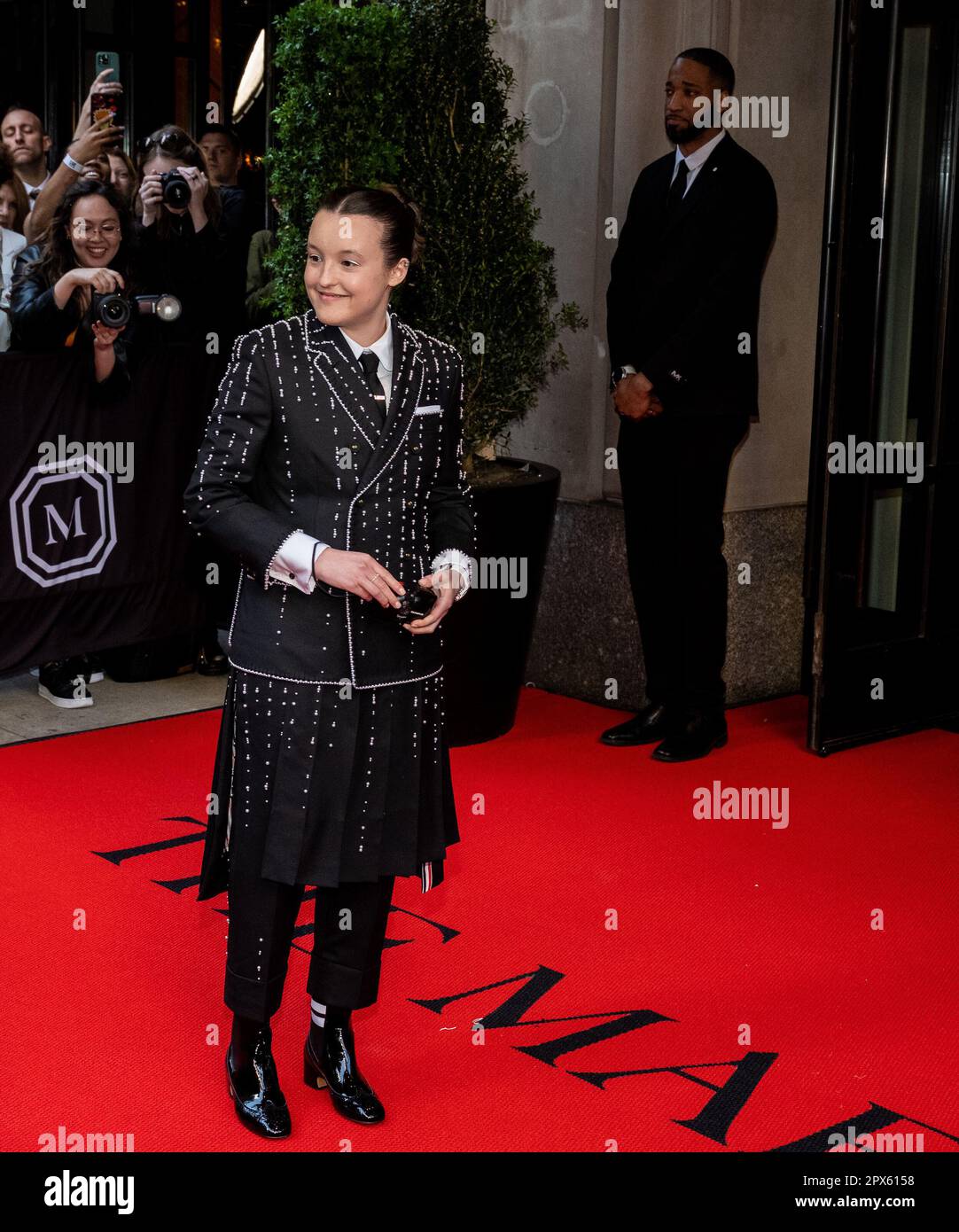 Bella ramsey met gala hires stock photography and images Alamy