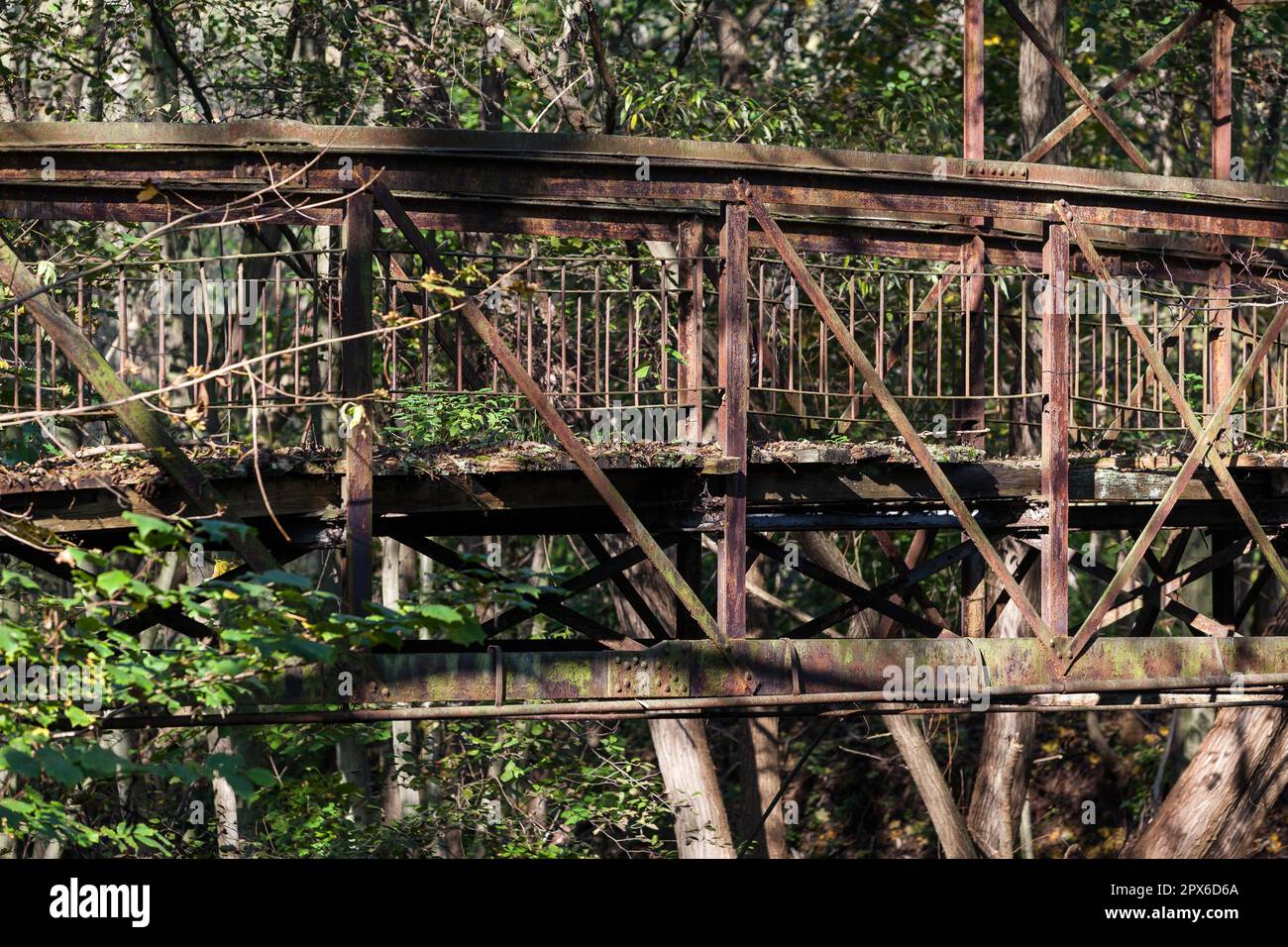 River ice old bridge hi-res stock photography and images - Alamy