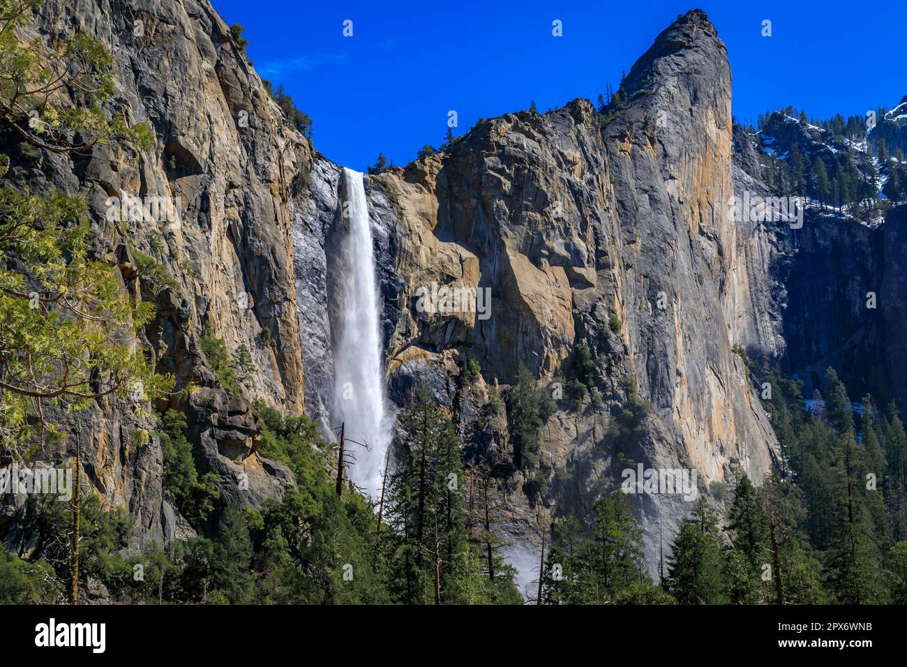 Scenic view of the famous Yosemite Valley in the Yosemite National Park, Sierra Nevada mountain