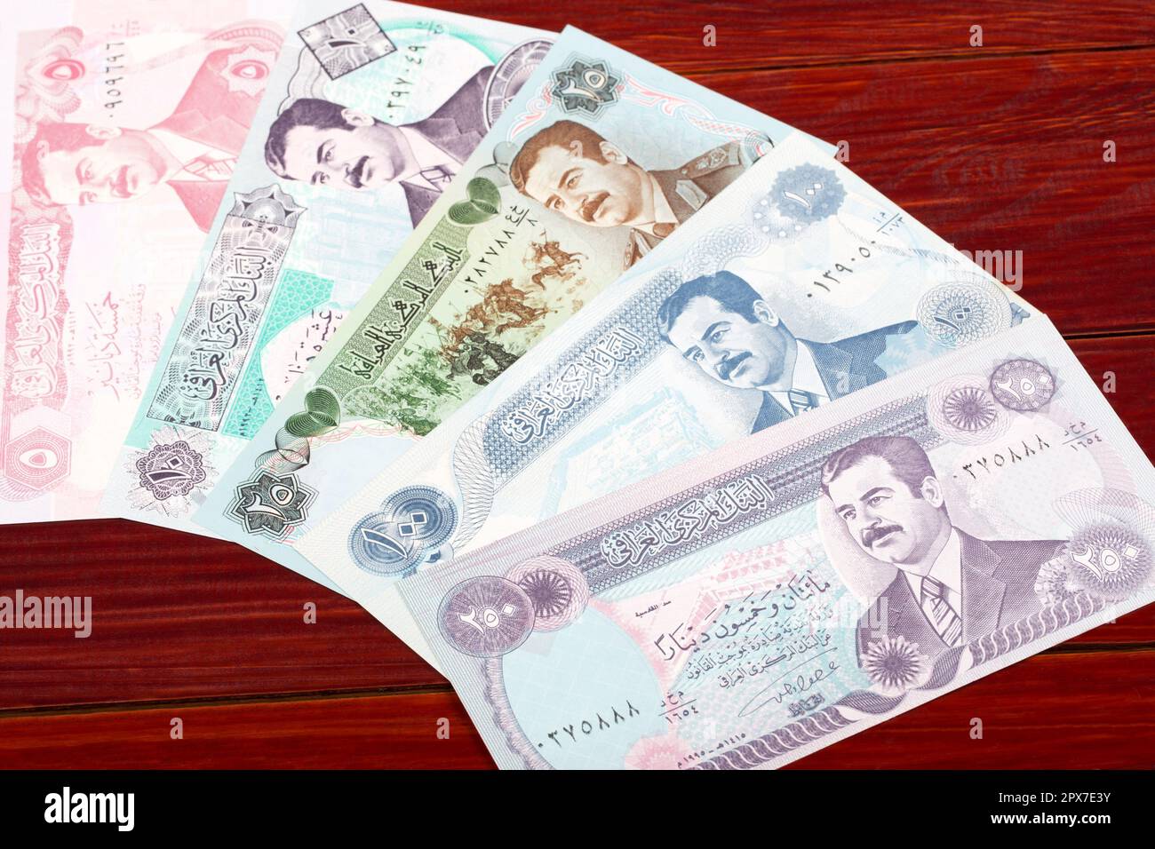 Iraqi money hi-res stock photography and images - Page 2 - Alamy