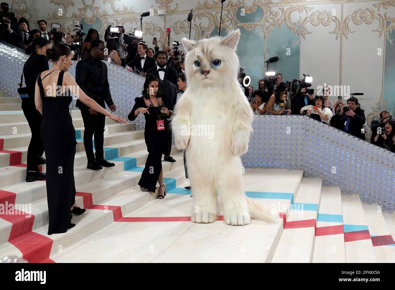 Beringstraat Het Onschuldig New York, NY, USA. 1st May, 2023. Jared Leto, in Choupette cat costume at  arrivals for Karl Lagerfeld: A Line of Beauty - The Costume Institute Met  Gala - Part 3, The