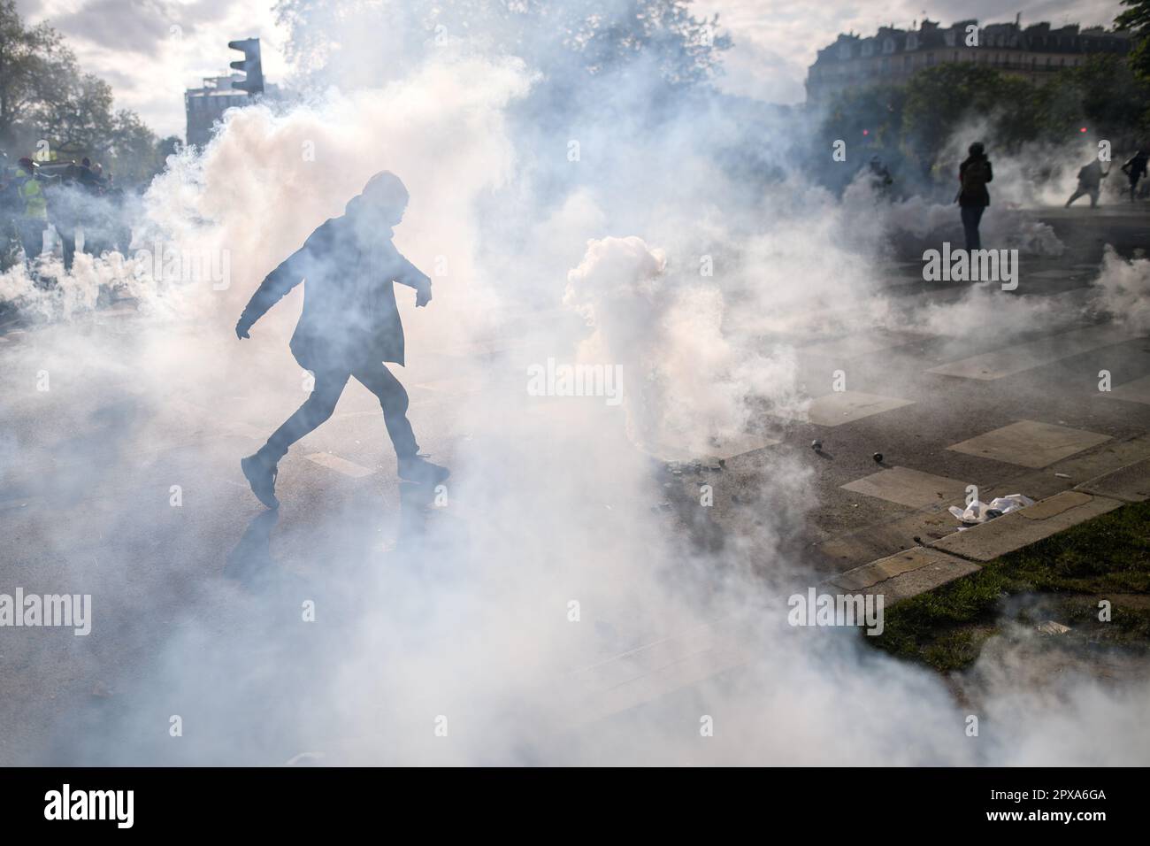Paris, France. 1st May, 2023. Clash between radical demonstrators and