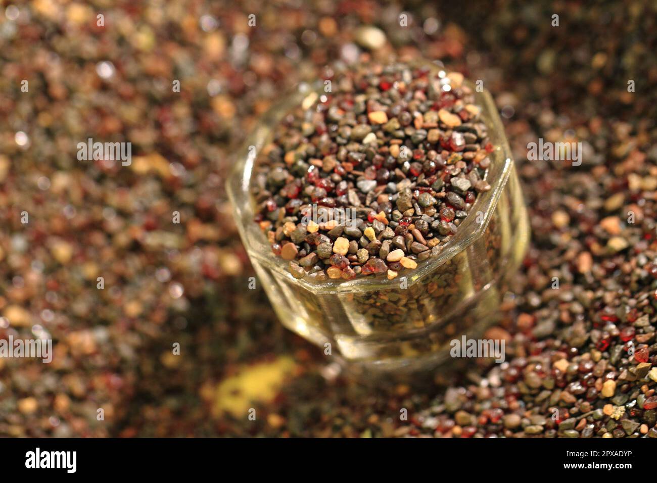 Red pyrope garnet hi-res stock photography and images - Alamy