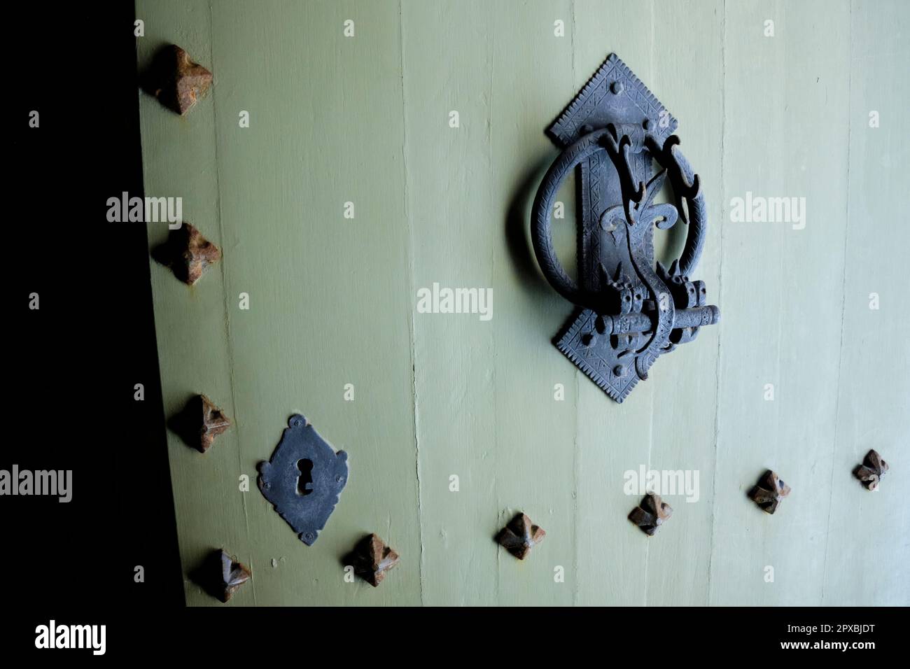 vintage door knocker Stock Photo - Alamy