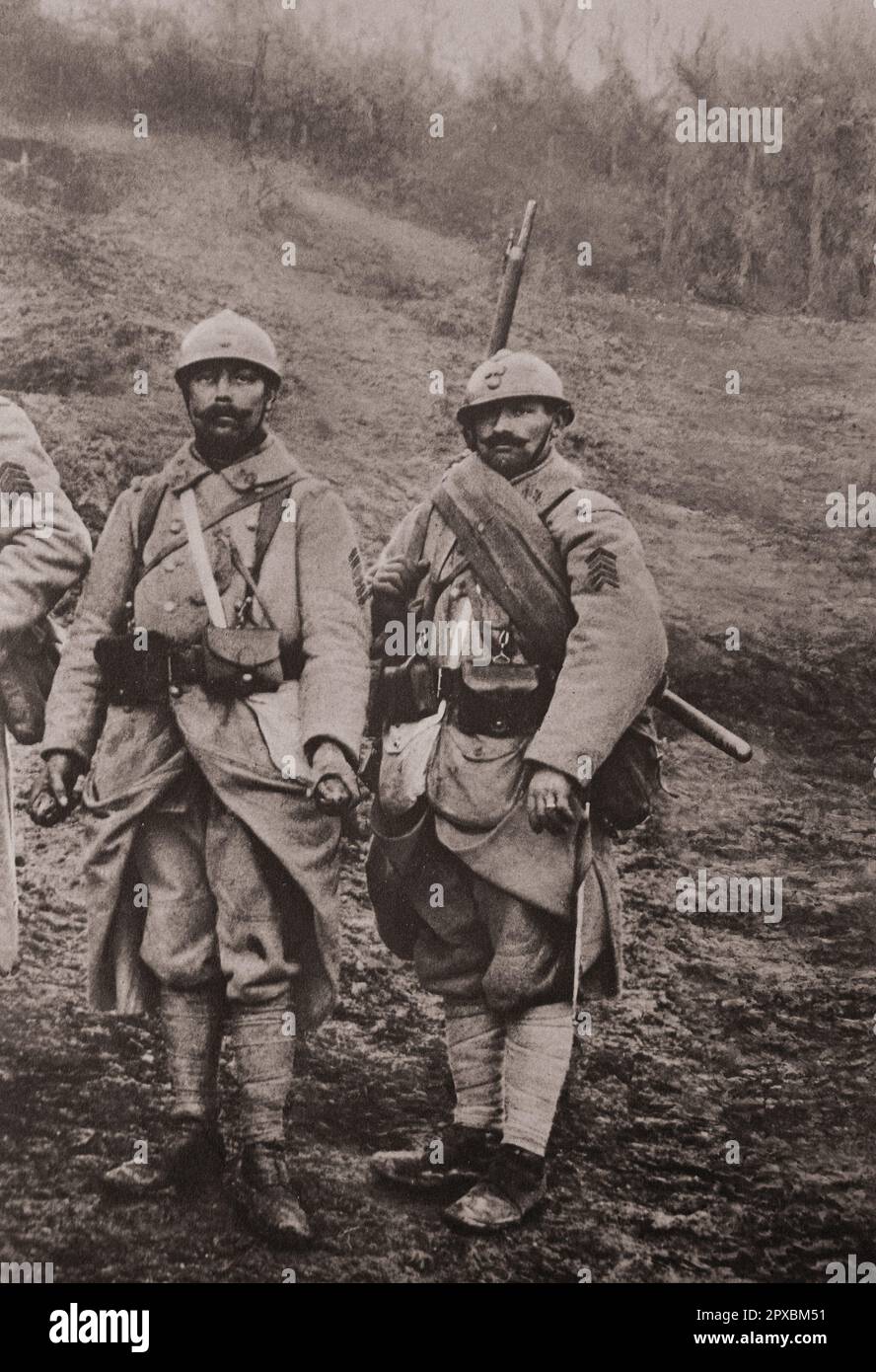 World War I. French army. 1914-1918 Hand grenadier (left). Assault equipment. Stock Photo
