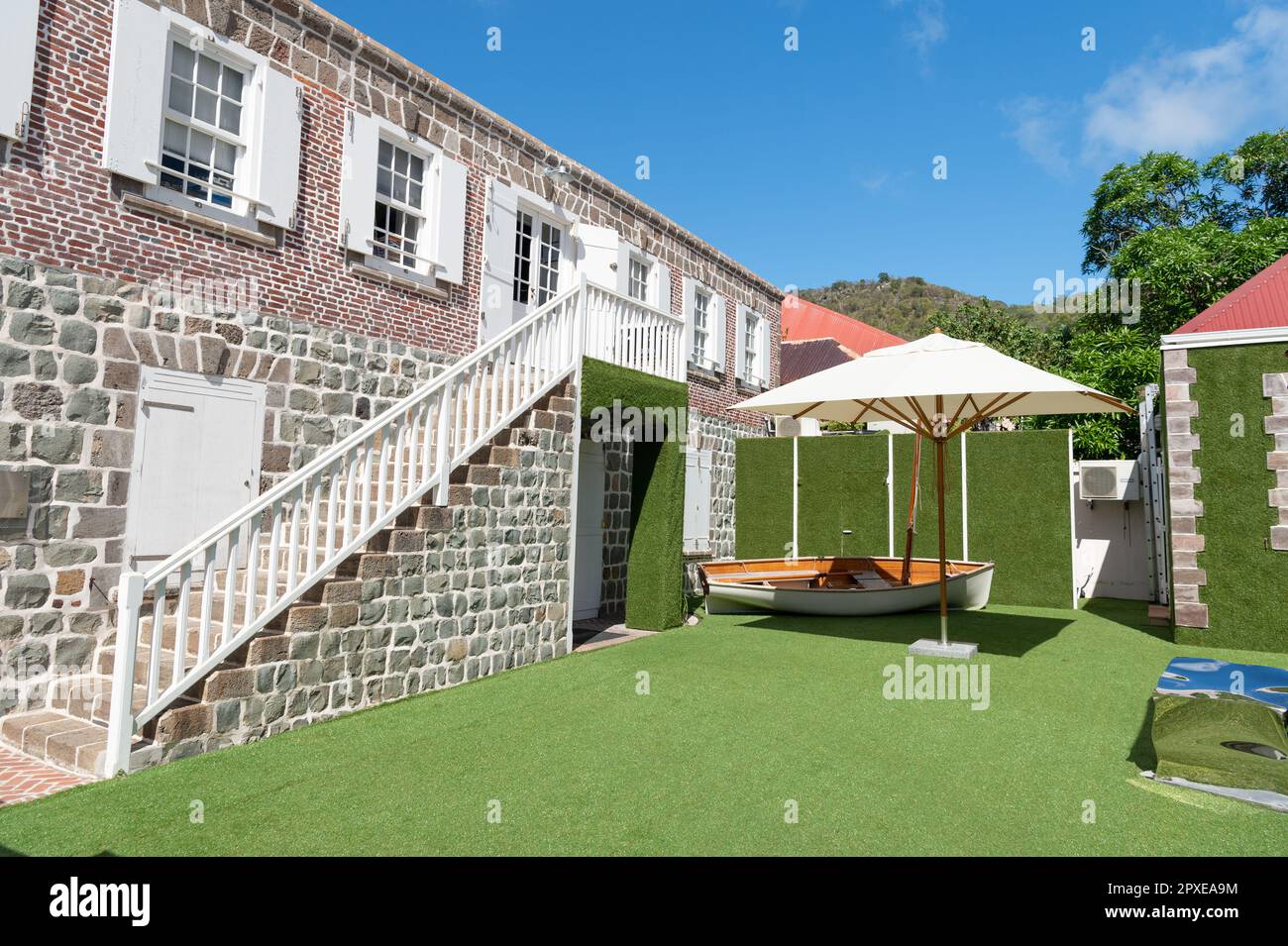 building backyard with umbrella. building backyard with umbrella and ...