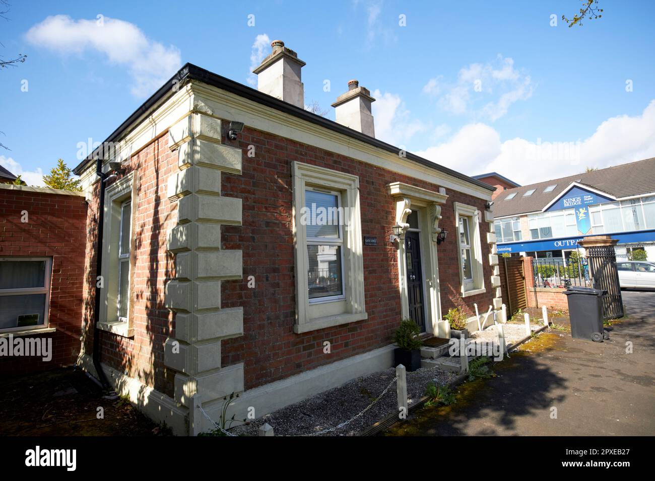 gate lodge to malone park affluent private road residential area malone