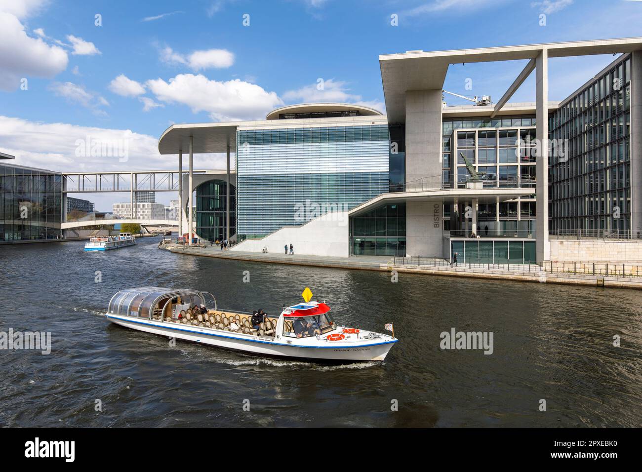 river Spree in the government district, from left: Paul Loebe building, Marie Elisabeth Lueders Bridge, library of the German Bundestag, Berlin, Germa Stock Photo