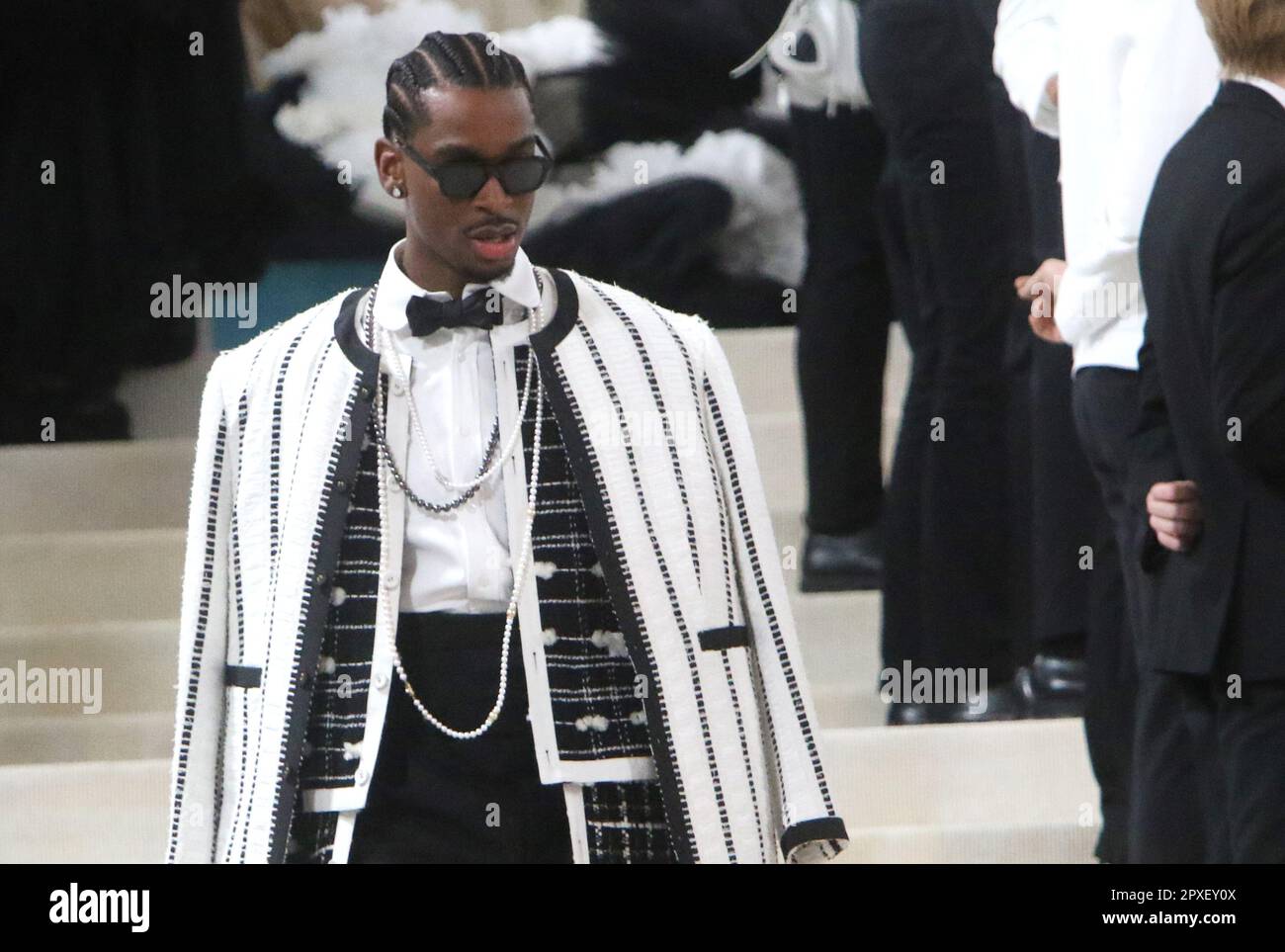 New York, United States. 01st May, 2023. NEW YORK, NEW YORK - MAY 01: NBA  player Shai Gilgeous-Alexander wearing Thom Browne departs The Pierre Hotel  for 2023 Met Gala on May 01