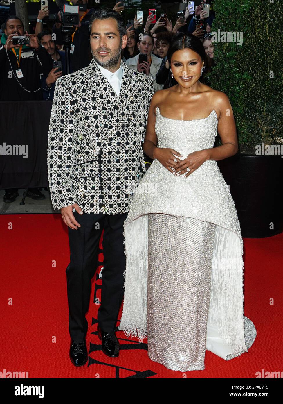 New York City, United States. 01st May, 2023. MANHATTAN, NEW YORK CITY, NEW YORK, USA - MAY 01: Jonathan Simkhai and Mindy Kaling depart The Mark Hotel for The 2023 Met Gala (2023 Costume Institute Benefit) Celebrating 'Karl Lagerfeld: A Line Of Beauty' at The Mark Hotel on May 1, 2023 in Manhattan, New York City, New York, United States. ( Credit: Image Press Agency/Alamy Live News Stock Photo
