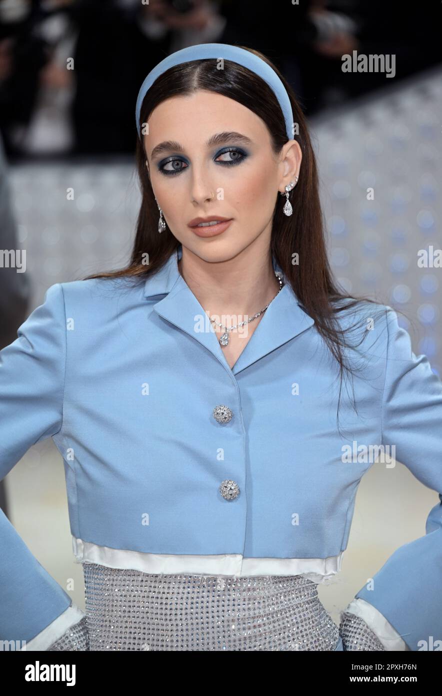 Vogue's Live Stream Correspondent Emma Chamberlain Arrives in Miu Miu for  Met Gala 2023 : Photo 4926899, 2023 Met Gala, Emma Chamberlain, Met Gala  Photos