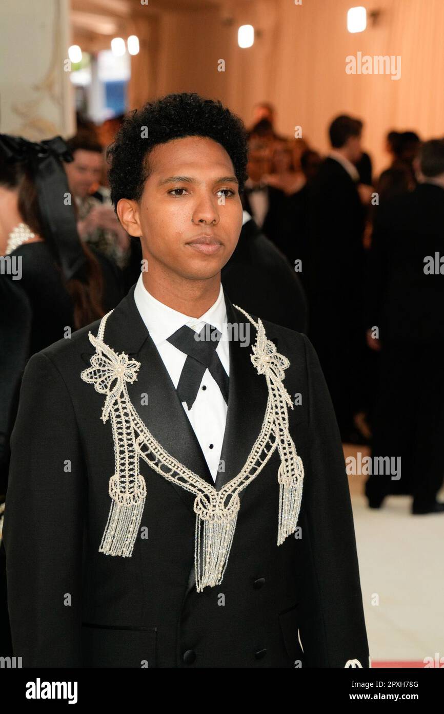 New York, USA. 01st May, 2023. Tyler Mitchell on the red carpet during The 2023 Met Gala honoring Karl Lagerfeld, A Line of Beauty, held at the Metropolitan Museum of Art in New York, USA, Monday May 1, 2023. Credit: Jennifer Graylock/Alamy Live News Stock Photo